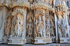 Carving on the walls of temple somanatpur